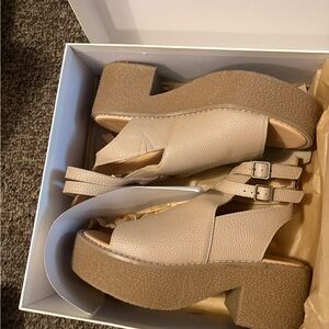 Bohme Tan Platform Sandals NIB 7.5